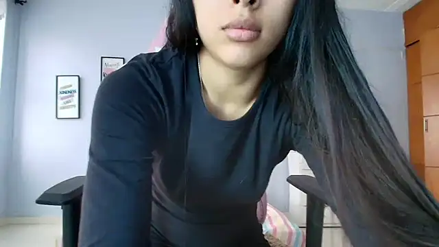 Snapshot of SweetLatiin_ chatting on February 2025 07:11:01 PM SweetLatiin online show from February 2025 07:11:01 PM