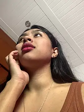 Snapshot of SweetLatiin_ chatting on February 2025 08:00:01 PM SweetLatiin online show from February 2025 08:00:01 PM