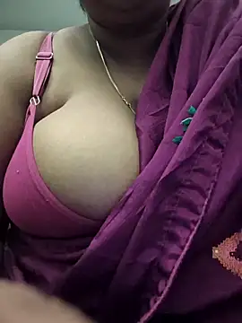 Snapshot of bigboobyrush chatting on October 2025 06:28:02 PM bigboobyrush online show from October 2025 06:28:02 PM