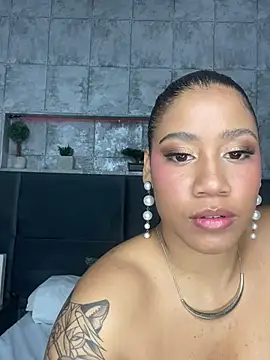 Salome Diaz  online show from March 2025 05:17:02 PM