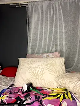 HornyxLadie online show from November 2025 08:40:01 PM