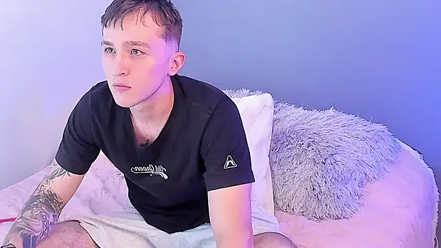 Dylanwhite23  online show from February 2025 03:52:01 PM