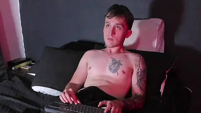 Dylanwhite23  online show from September 2025 12:14:01 AM