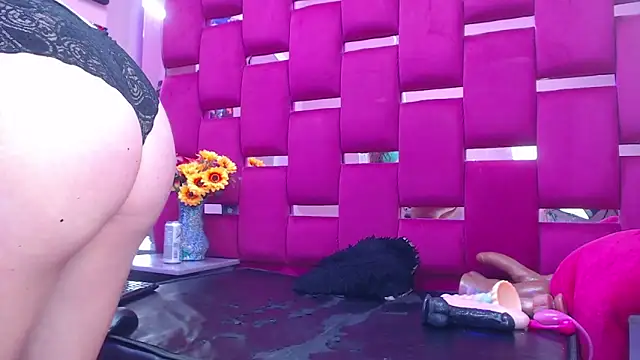 Lya Anal online show from October 2025 08:20:02 PM