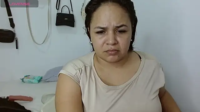 Snapshot of alinsonhot29 chatting on May 2026 12:04:01 AM alinsonhot29 online show from May 2026 12:04:01 AM