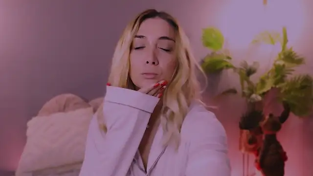 Jessielle online show from December 2025 10:01:01 AM