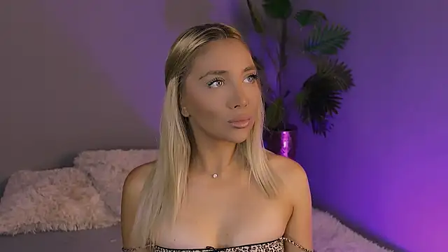 Snapshot of Jessielle chatting on July 2026 07:23:02 AM Jessielle online show from July 2026 07:23:02 AM