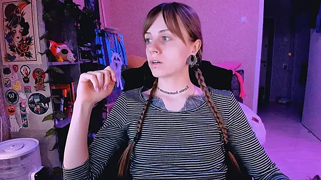 NaniMoore online show from March 2025 08:10:02 PM