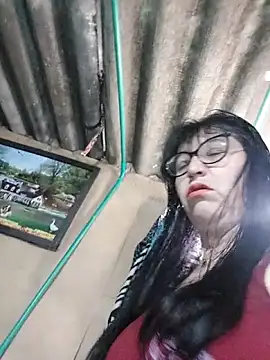 clarita 01 online show from October 2025 11:32:02 AM