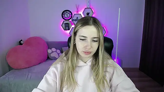 SabrinViolet online show from February 2026 09:05:01 AM