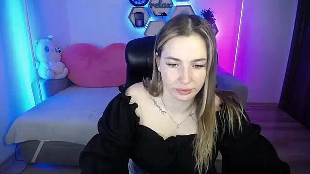 Snapshot of SabrinViolet chatting on July 2026 08:05:01 AM SabrinViolet online show from July 2026 08:05:01 AM