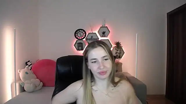 Snapshot of SabrinViolet chatting on July 2026 08:07:02 AM SabrinViolet online show from July 2026 08:07:02 AM