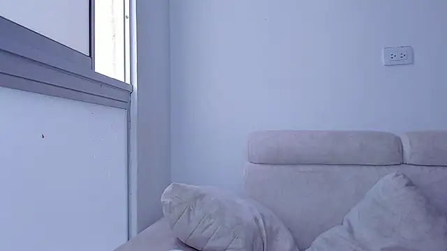 laurent nova online show from February 2025 08:58:02 PM