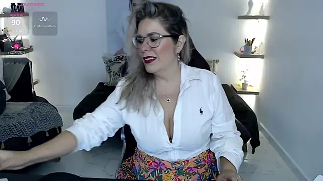 Snapshot of zehra_sanem chatting on June 2026 07:30:02 PM zehra sanem online show from June 2026 07:30:02 PM