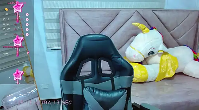 Dakotha v  online show from February 2025 09:33:01 AM