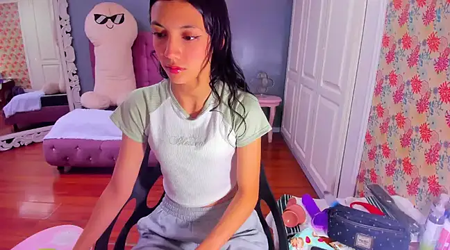 Iris Stone  online show from January 2025 10:30:01 AM