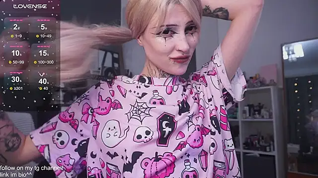 fraulein mooon online show from September 2025 08:12:02 PM