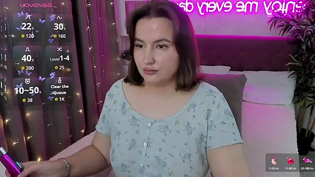 FeralPeach online show from September 2025 04:03:01 AM