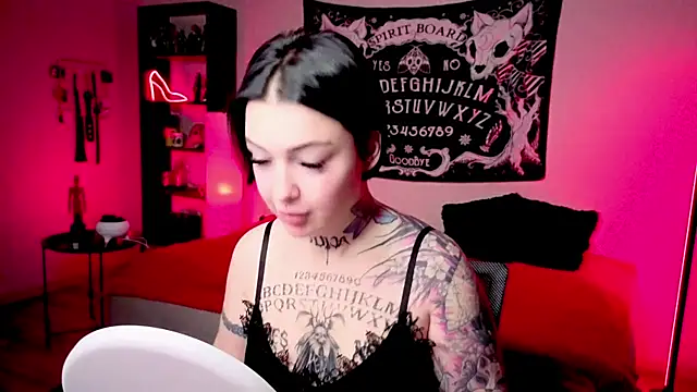 Magic Allie online show from April 2026 07:18:02 PM