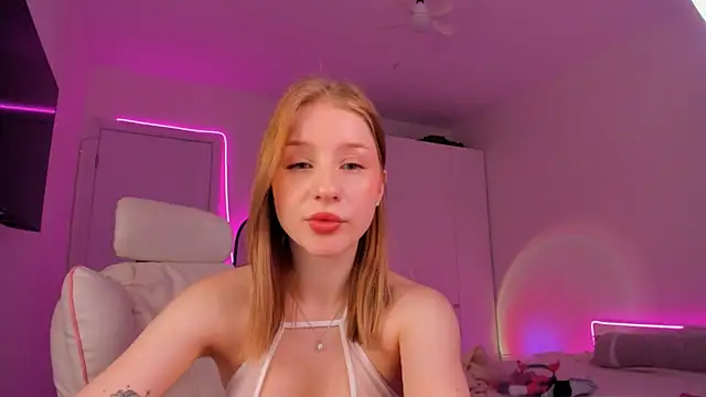 Eva Davi online show from March 2025 05:24:02 AM