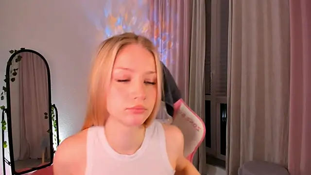 Eva Davi online show from February 2026 02:42:01 AM