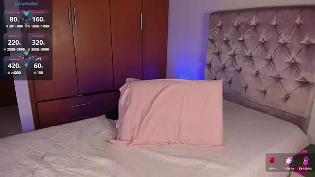 Snapshot of AlannaLove__ chatting on September 2025 12:10:02 AM AlannaLove online show from September 2025 12:10:02 AM