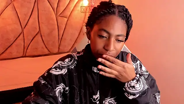 Queen perla  online show from March 2025 12:17:01 PM