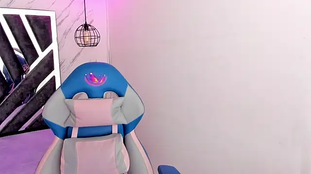 Queen perla  online show from November 2025 11:42:01 AM