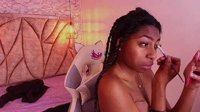 Queen perla  online show from November 2025 12:13:01 PM