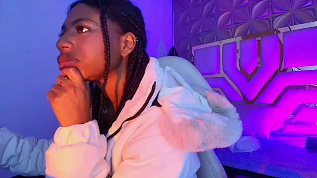 Queen perla  online show from April 2026 12:15:02 PM