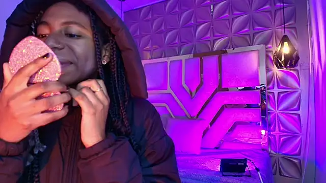 Queen perla  online show from April 2026 12:18:01 PM