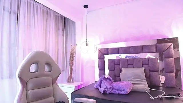 Snapshot of Queen_perla_ chatting on June 2026 12:07:02 PM Queen perla online show from June 2026 12:07:02 PM