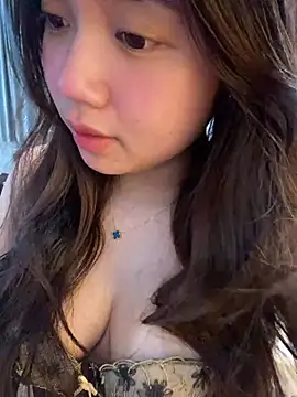 Snapshot of Hotellinh12 chatting on March 2026 07:02:01 AM Hotellinh12 online show from March 2026 07:02:01 AM