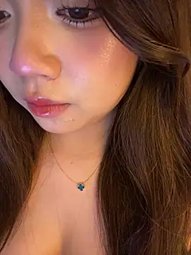 Snapshot of Hotellinh12 chatting on March 2026 04:54:01 PM Hotellinh12 online show from March 2026 04:54:01 PM