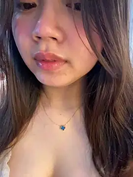 Snapshot of Hotellinh12 chatting on March 2026 07:47:02 AM Hotellinh12 online show from March 2026 07:47:02 AM