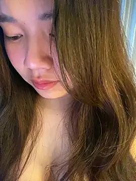 Snapshot of Hotellinh12 chatting on March 2026 05:29:01 PM Hotellinh12 online show from March 2026 05:29:01 PM