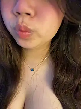 Snapshot of Hotellinh12 chatting on March 2026 04:30:02 PM Hotellinh12 online show from March 2026 04:30:02 PM