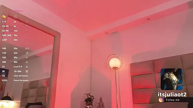 mssjulia online show from January 2025 11:56:01 PM