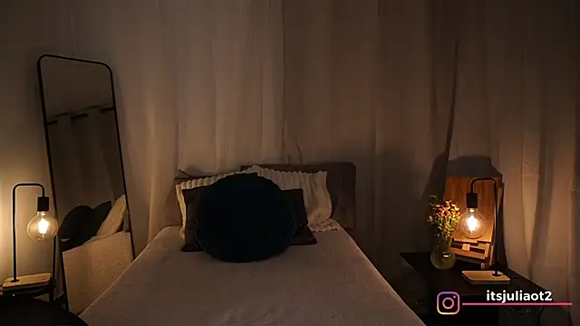 mssjulia online show from May 2026 01:11:02 AM