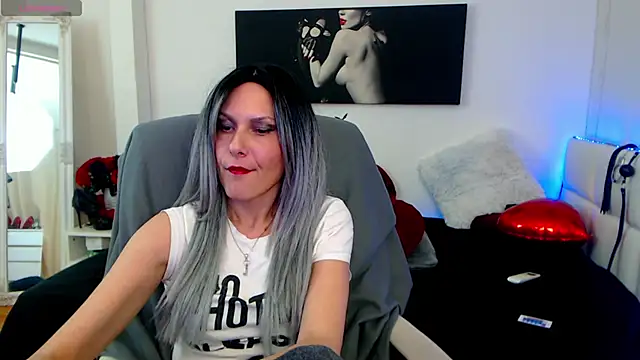EvelynQueenn online show from February 2025 01:19:02 PM