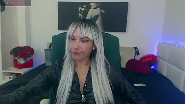 EvelynQueenn online show from September 2025 07:35:01 AM