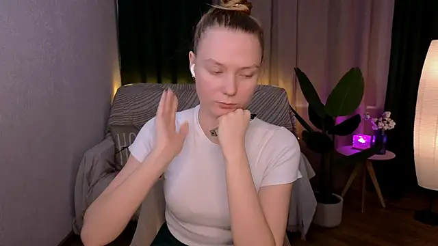 CarolynCohen   online show from February 2025 05:26:02 AM