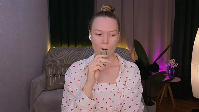 CarolynCohen   online show from February 2025 02:03:02 AM