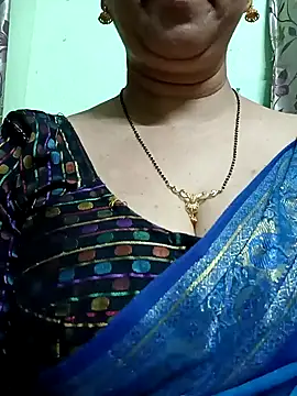 Snapshot of Rosy-B chatting on December 2024 01:12:01 AM Rosy-B online show from December 2024 01:12:01 AM