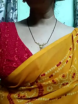 Snapshot of Rosy-B chatting on December 2024 12:35:02 AM Rosy-B online show from December 2024 12:35:02 AM