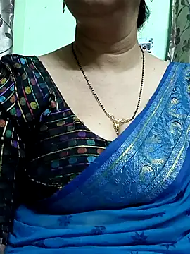 Snapshot of Rosy-B chatting on December 2024 12:36:02 AM Rosy-B online show from December 2024 12:36:02 AM