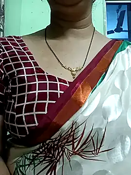 Snapshot of Rosy-B chatting on December 2024 12:54:01 AM Rosy-B online show from December 2024 12:54:01 AM