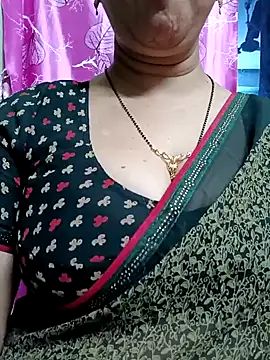 Snapshot of Rosy-B chatting on January 2025 05:58:01 PM Rosy-B online show from January 2025 05:58:01 PM