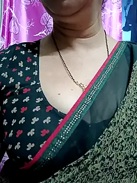 Snapshot of Rosy-B chatting on January 2025 12:46:01 AM Rosy-B online show from January 2025 12:46:01 AM