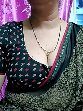 Snapshot of Rosy-B chatting on February 2025 12:26:01 AM Rosy-B online show from February 2025 12:26:01 AM